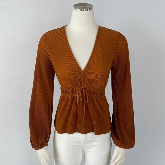 Abercrombie & Fitch Tops - NWT Abercrombie and Fitch Rust Top X Small